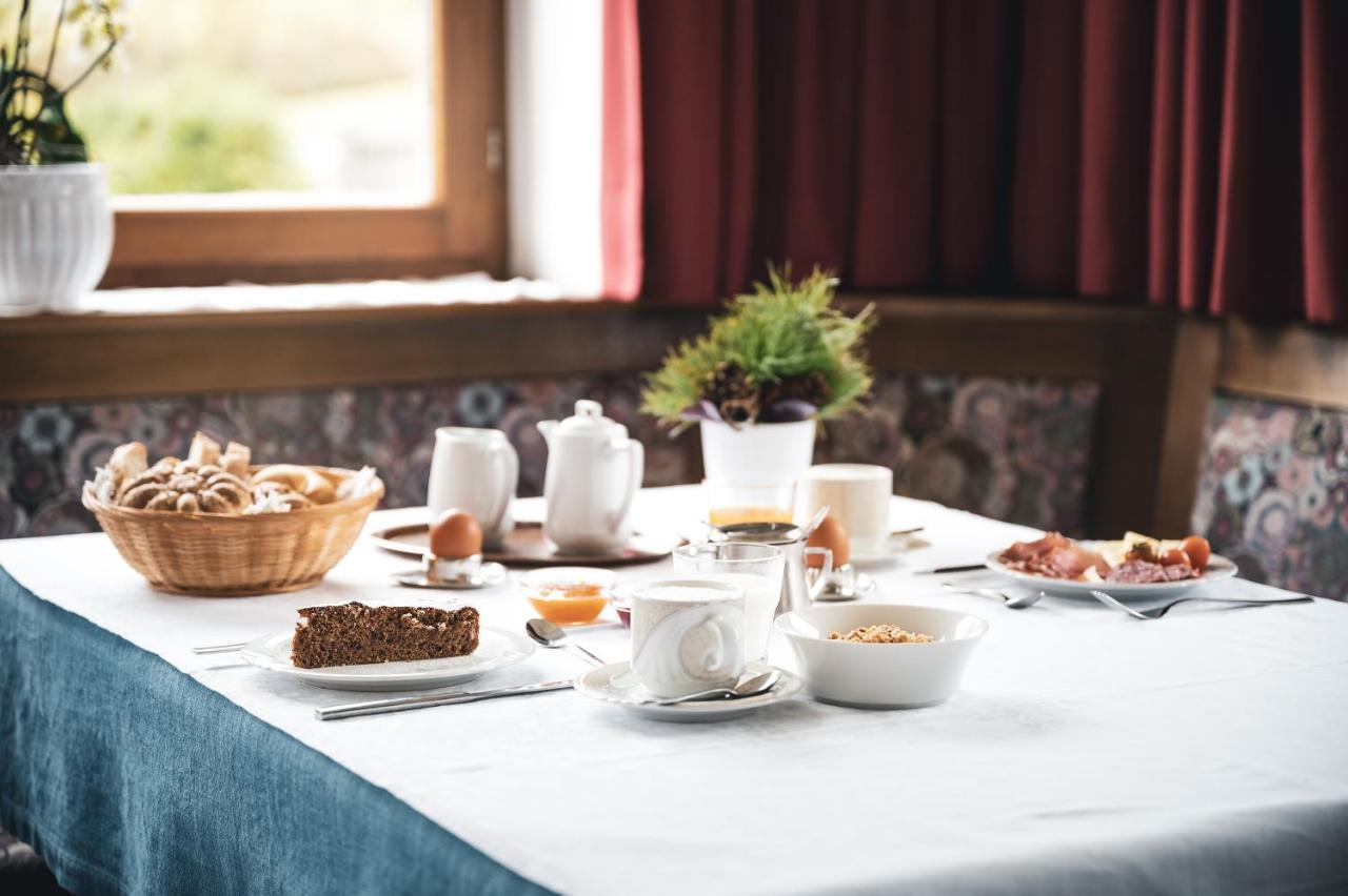 Garnì Iosc Hotel San Vigilio Di Marebbe Ngoại thất bức ảnh