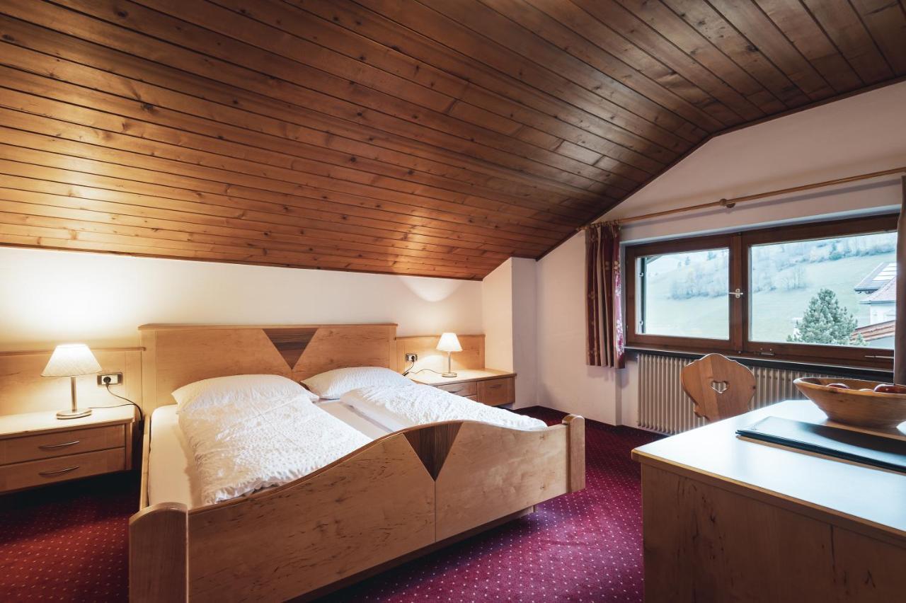 Garnì Iosc Hotel San Vigilio Di Marebbe Ngoại thất bức ảnh