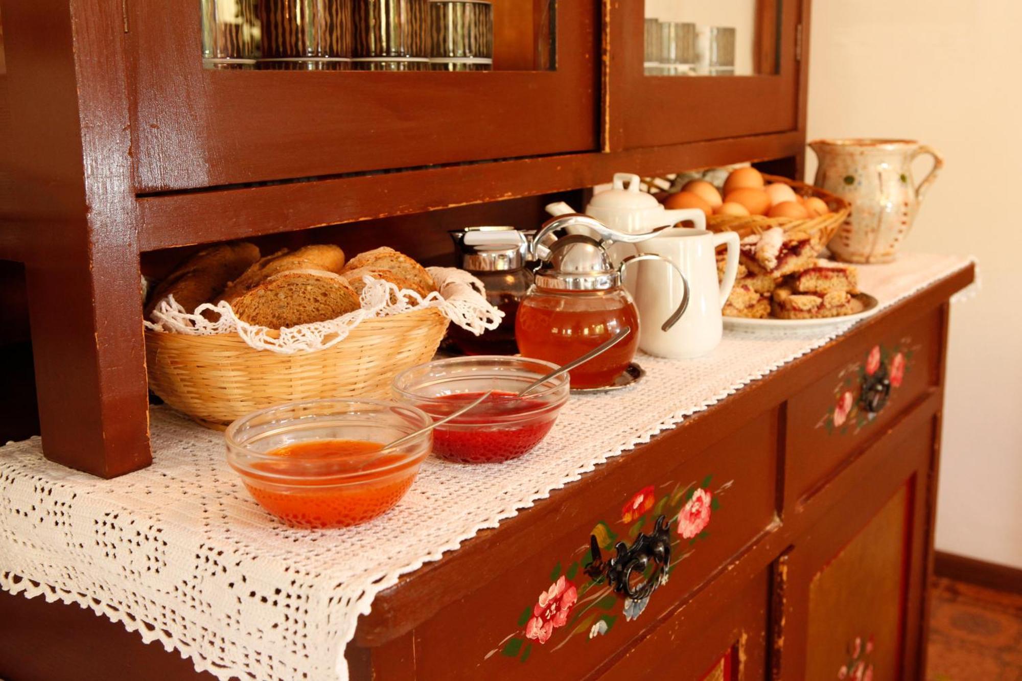 Garnì Iosc Hotel San Vigilio Di Marebbe Ngoại thất bức ảnh