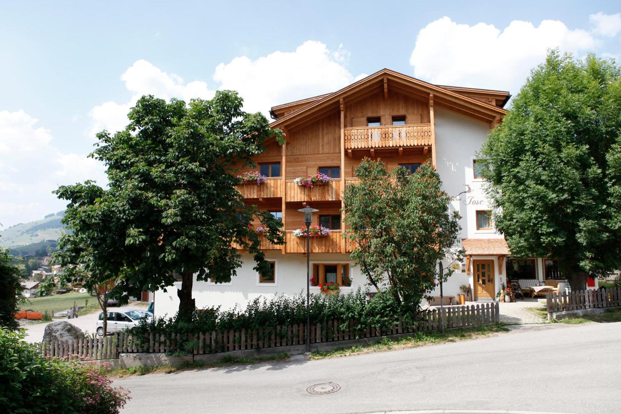 Garnì Iosc Hotel San Vigilio Di Marebbe Ngoại thất bức ảnh
