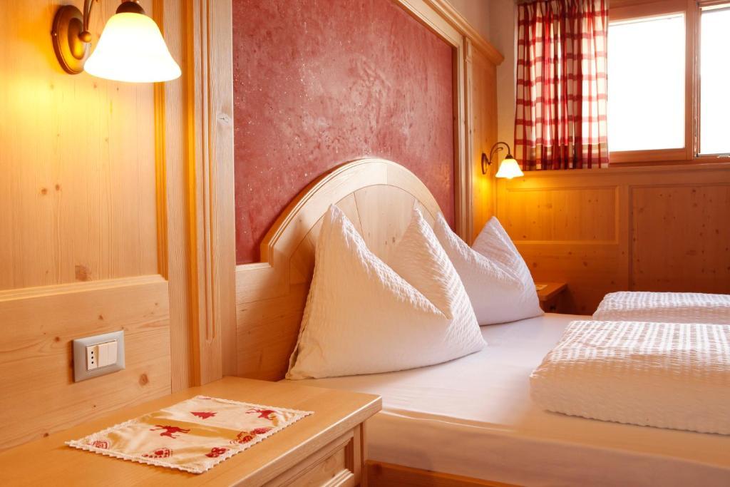 Garnì Iosc Hotel San Vigilio Di Marebbe Ngoại thất bức ảnh