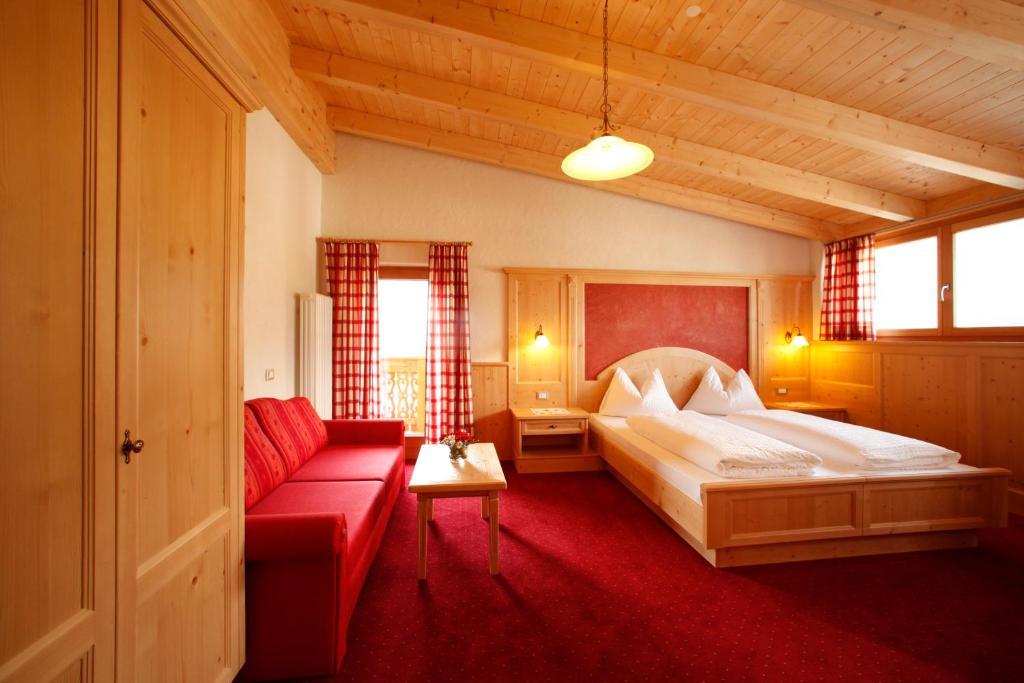 Garnì Iosc Hotel San Vigilio Di Marebbe Ngoại thất bức ảnh