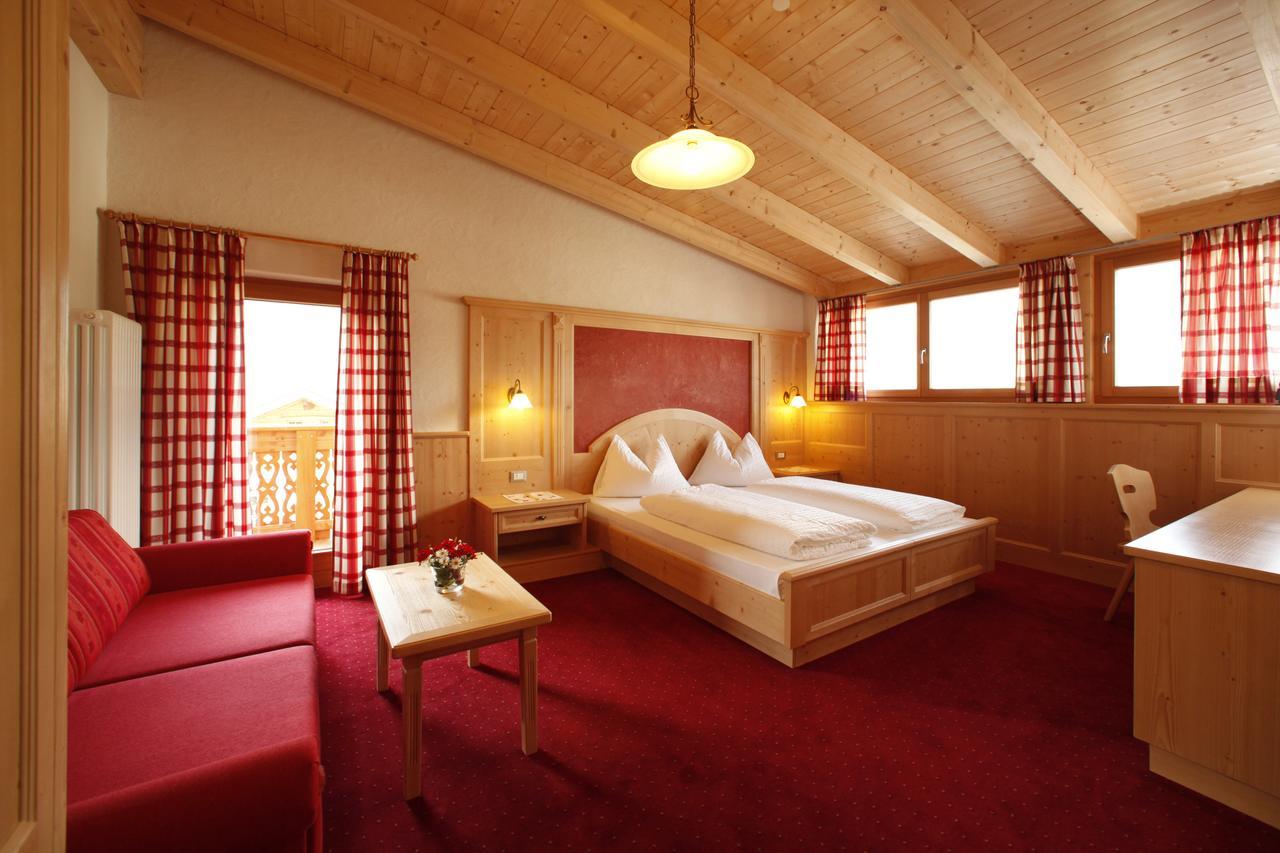 Garnì Iosc Hotel San Vigilio Di Marebbe Ngoại thất bức ảnh